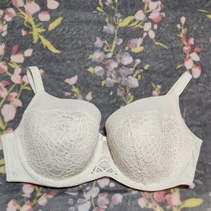 AUDEN Elegant Lace Cream Bra Size 44DDD.